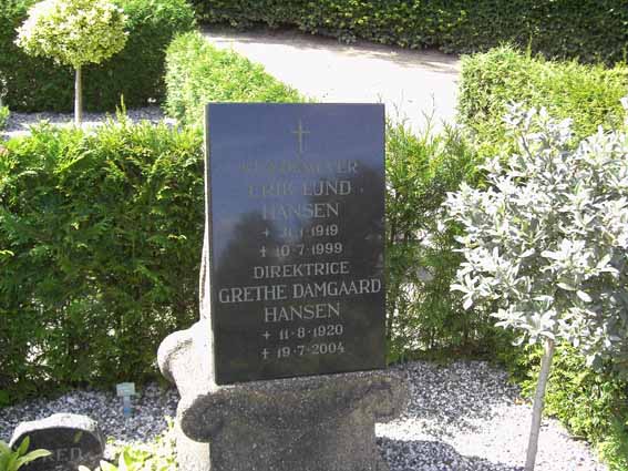 Billede af gravsten på Arnborg Kirkegård